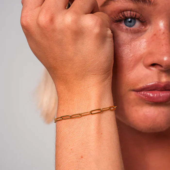 Tyylikäs rannerengas Archen