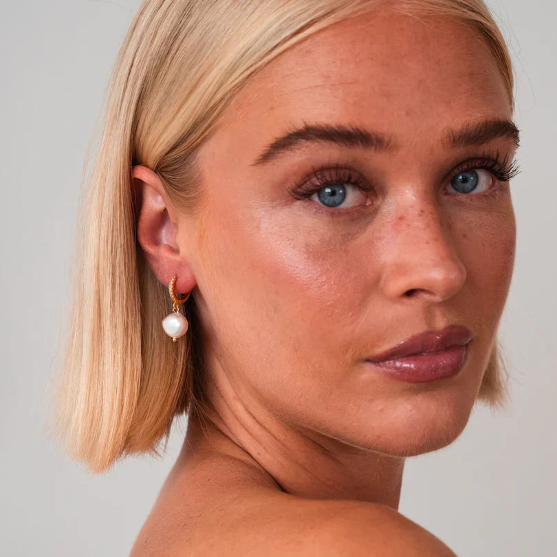 Makeanveden helmi korvakorut