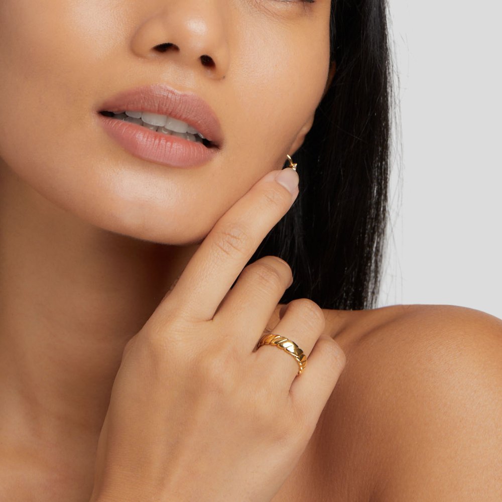 Calira kiertävä ikuinen sormus