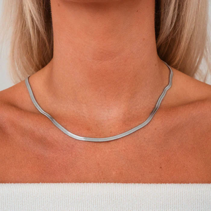 Stella-kaulakoru kalanruotokuvioilla