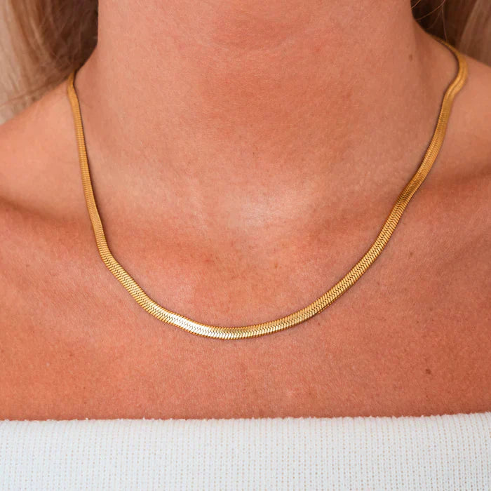 Stella-kaulakoru kalanruotokuvioilla