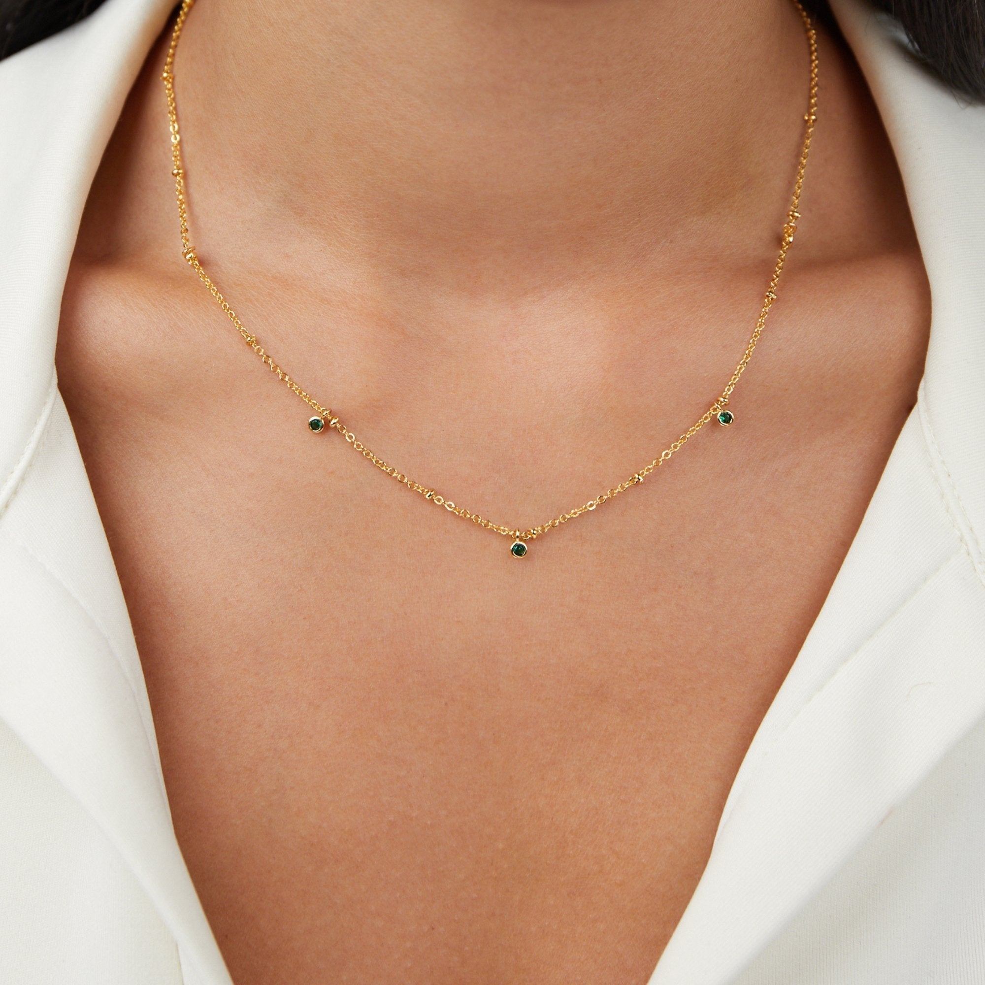 Smaragdinvihreä kaulakoru